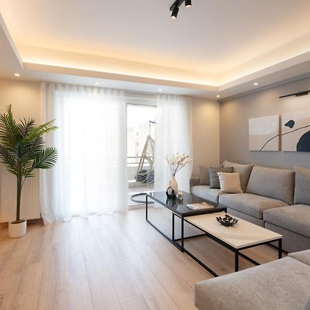Luxury 4 Bedrooms Apartment Near Flisvos Marina Пирея Екстериор снимка