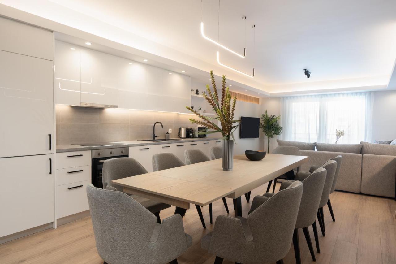 Luxury 4 Bedrooms Apartment Near Flisvos Marina Пирея Екстериор снимка