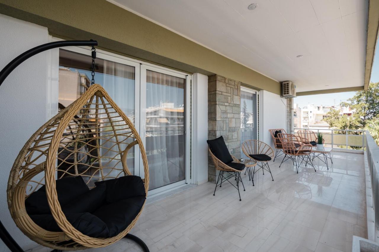 Luxury 4 Bedrooms Apartment Near Flisvos Marina Пирея Екстериор снимка