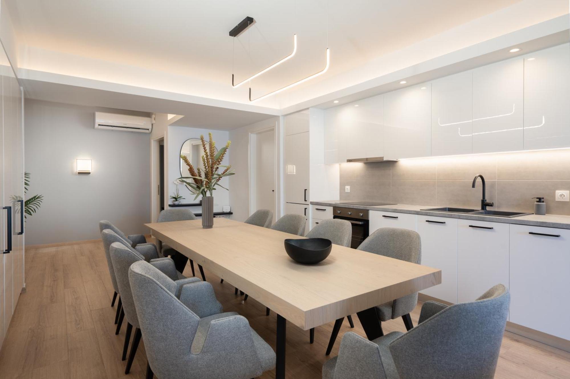 Luxury 4 Bedrooms Apartment Near Flisvos Marina Пирея Екстериор снимка