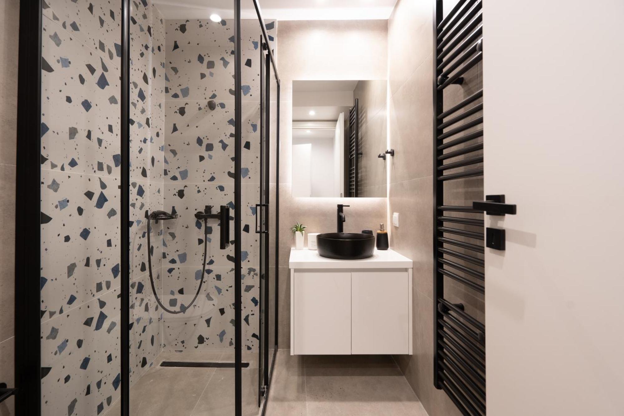Luxury 4 Bedrooms Apartment Near Flisvos Marina Пирея Екстериор снимка