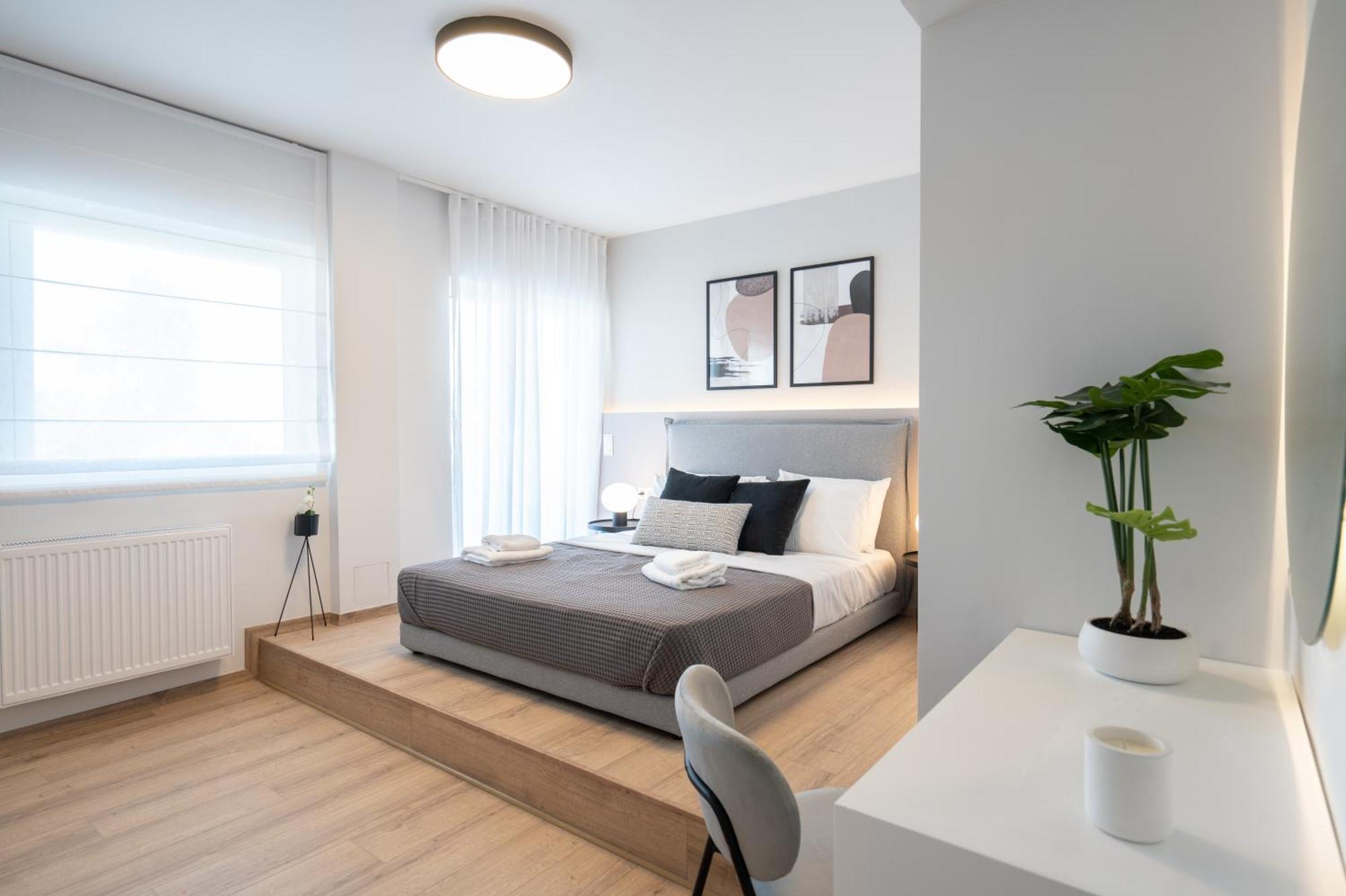 Luxury 4 Bedrooms Apartment Near Flisvos Marina Пирея Екстериор снимка