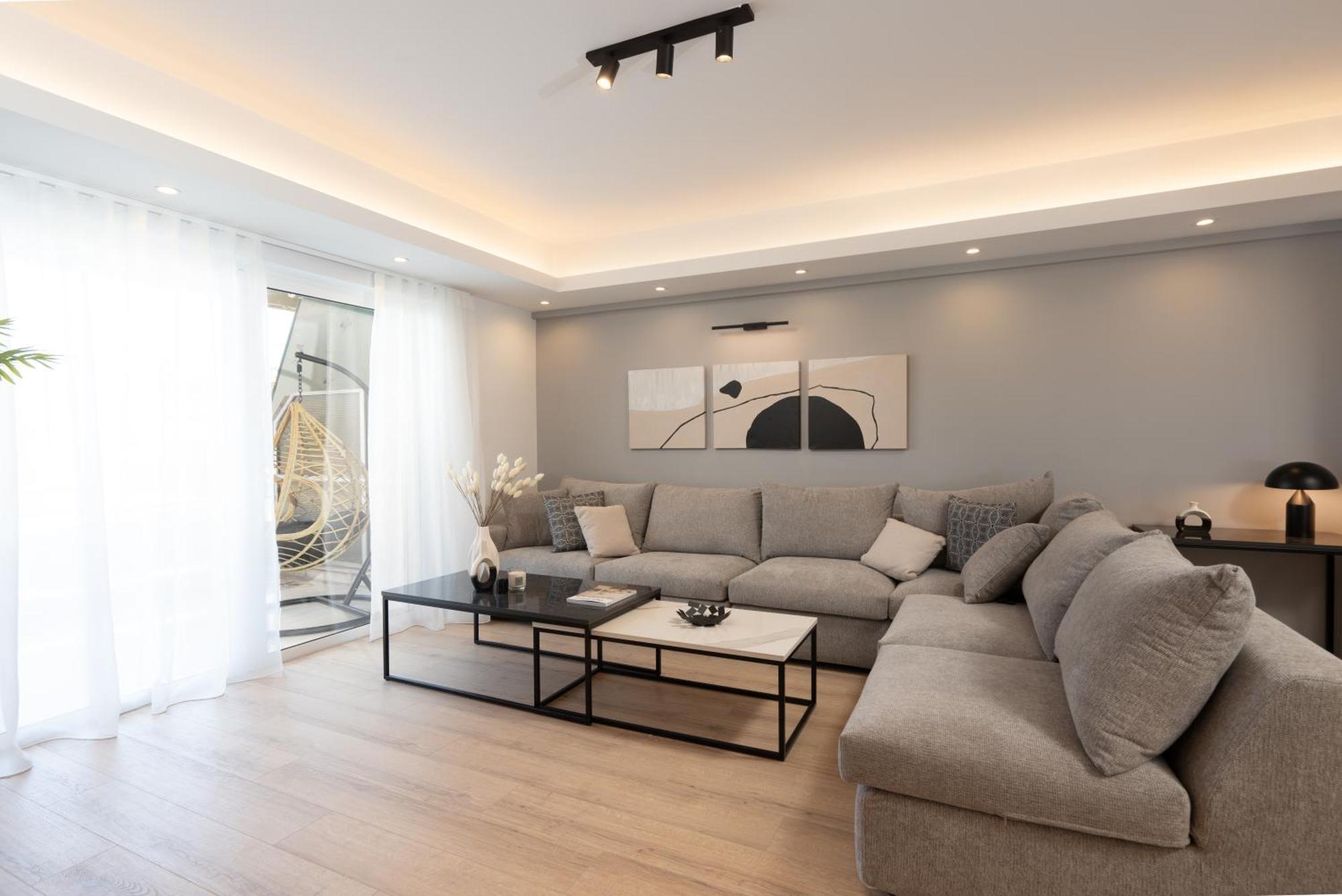 Luxury 4 Bedrooms Apartment Near Flisvos Marina Пирея Екстериор снимка