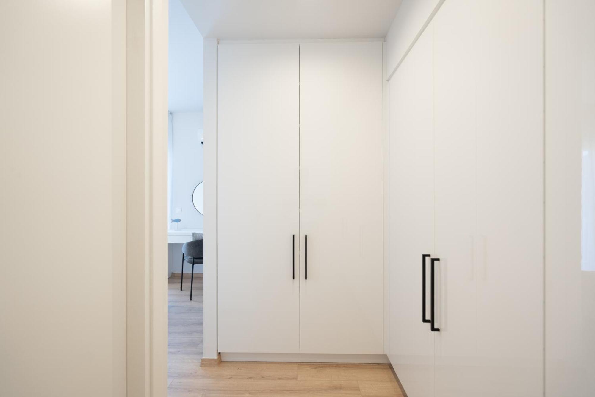 Luxury 4 Bedrooms Apartment Near Flisvos Marina Пирея Екстериор снимка