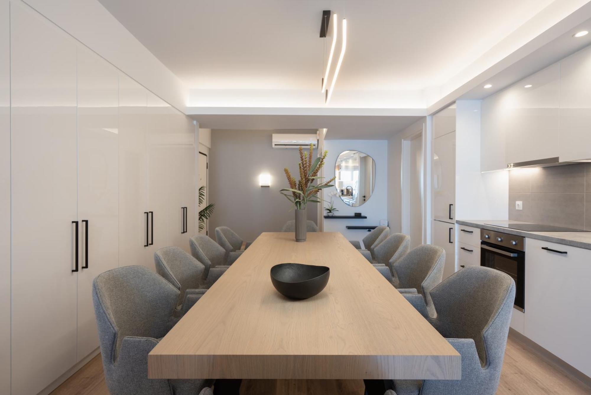 Luxury 4 Bedrooms Apartment Near Flisvos Marina Пирея Екстериор снимка